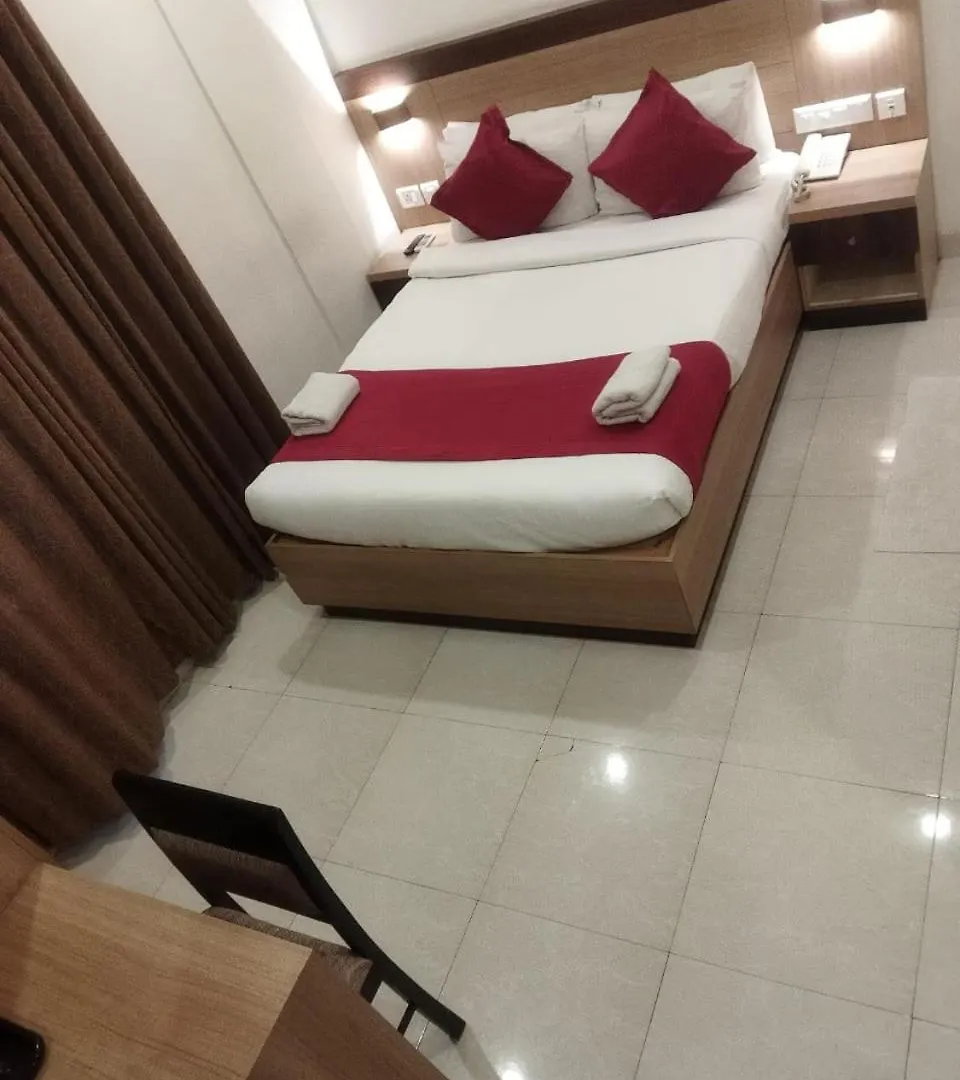 Prayana Hotels Kochi 3*,