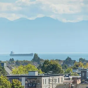 Luxious Downtown In The Legato Apartment Victoria